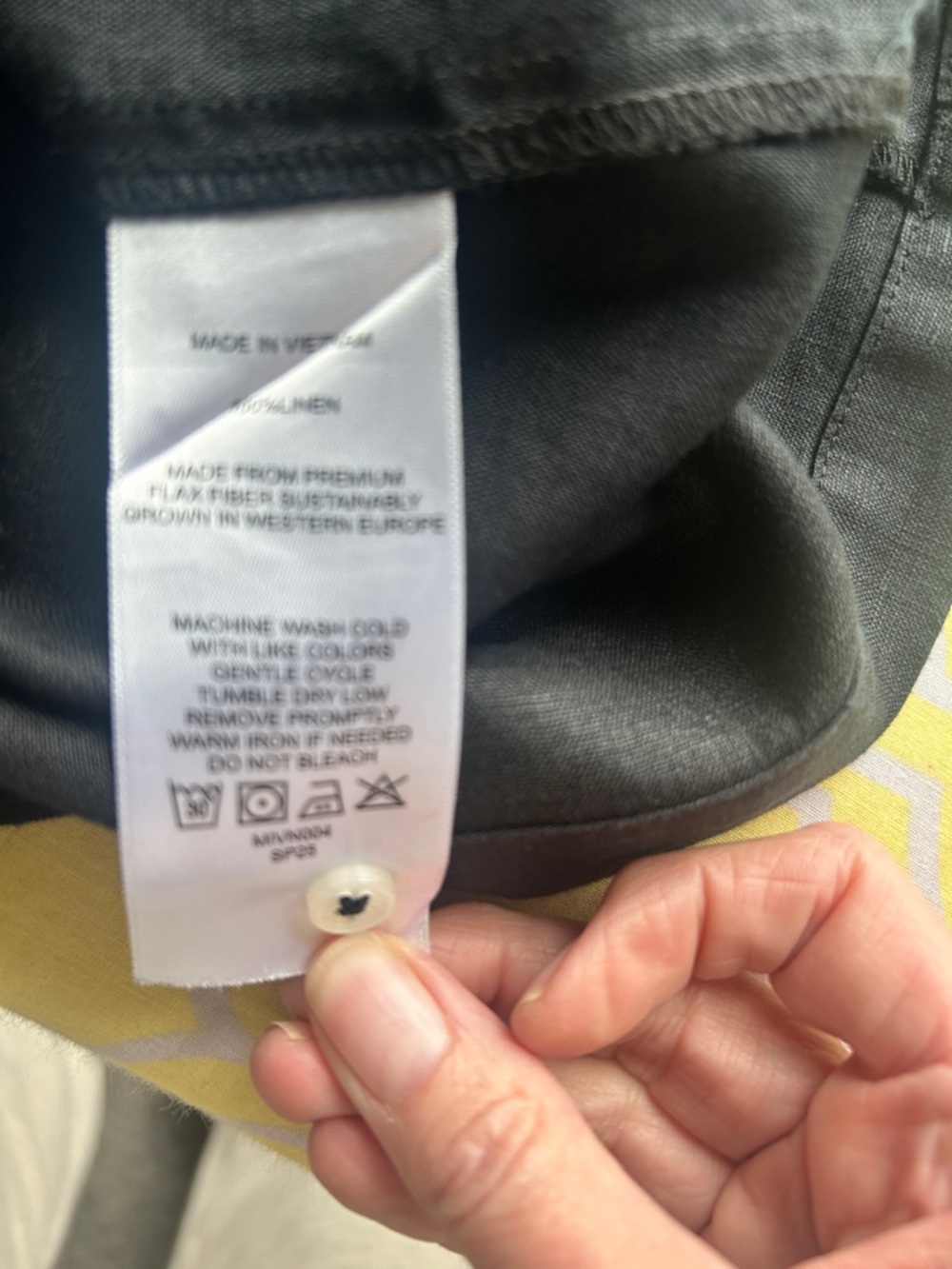 Quince Black European Linen Sleeveless Top - Picture 3 of 4